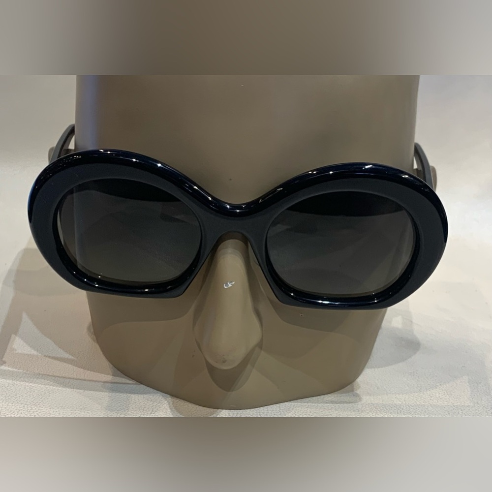 New LOEWE Sunglasses - Picture 4 of 13